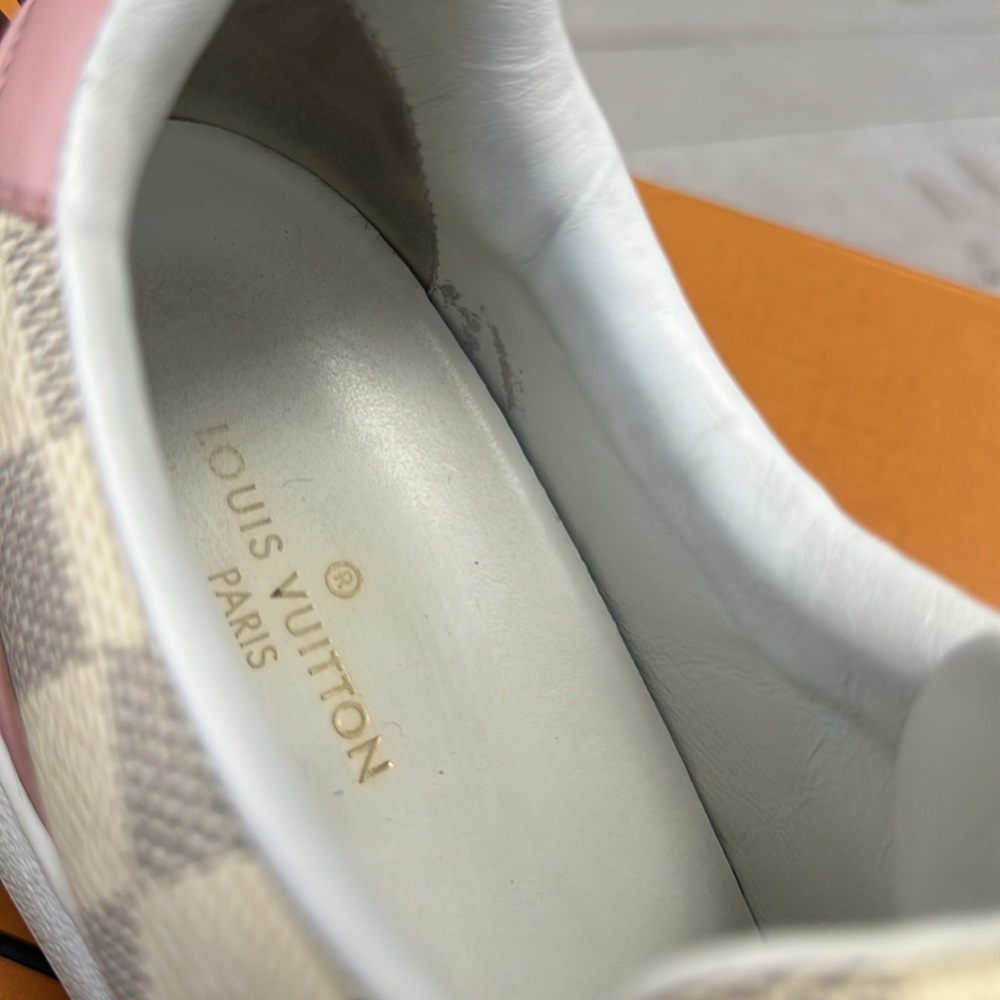 Louis Vuitton women sneaker - Picture 13 of 13